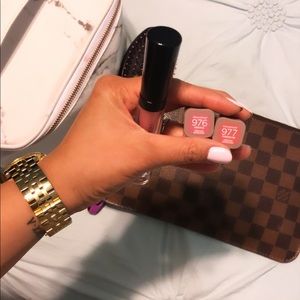 Meet your Posher, Dee